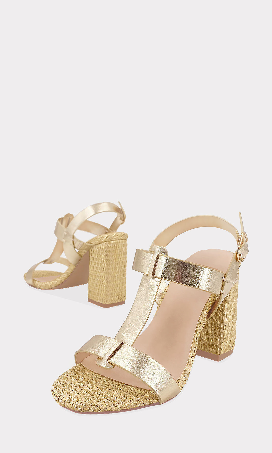 ALESSA TACONES DORADOS CONFECCIONADOS EN VINIPIEL METALICA CON HEBILLA METALICA DE FORMA OVALDA EN CINTA TALONERA AJUSTABLE PARA MUJER FASHION