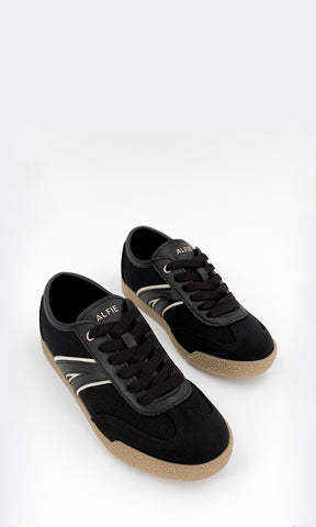 ALIX SNEAKERS NEGROS DE PUNTA REDONDA CON SUELA DE GOMA CONFECCIONADOS EN TEXTIL Y AGUJETAS AJUSTABLES AL FRENTE PARA USAR CON JEANS