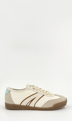 ALIX TENIS TIPO SAMBA DE PUNTERA REDONDA CON AGUJETAS CRUZADAS AL FRENTE PARA MUJER