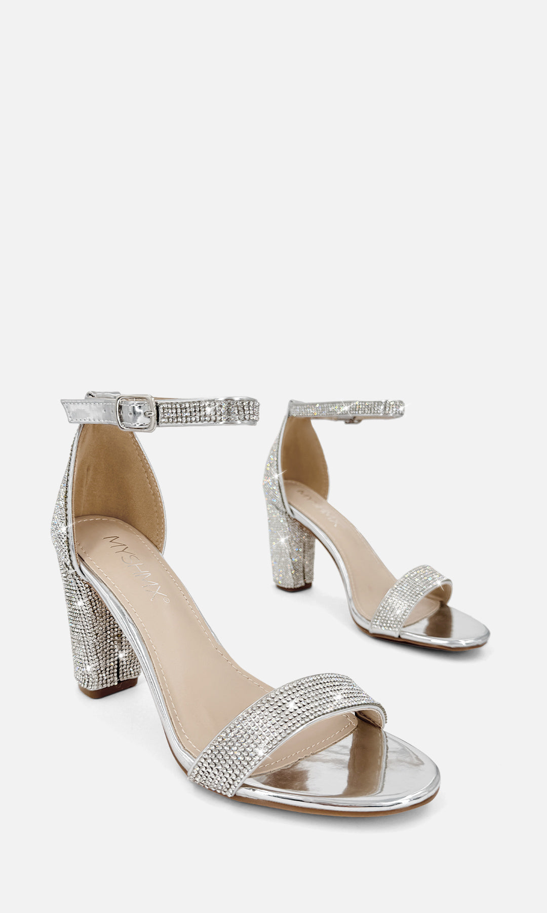 ANASTASIA ZAPATILLAS PLATEADAS DE CHAROL CON BRILLOS EN STRAP DELGADO ARRIBA DE LOS DEDOS Y EN TACON GRUESO DE 9 CM PARA DAMA  