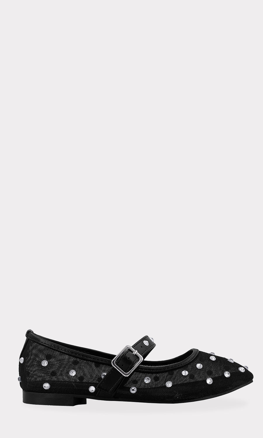 ATENEA CHICA LUCE ZAPATOS NEGROS DE MESH CON FALDA CORTA DEL MISMO TONO Y BLUSA ROSA DE MANGA LARGA A JUEGO CON BOLSO DE BRILLOS GRANDES