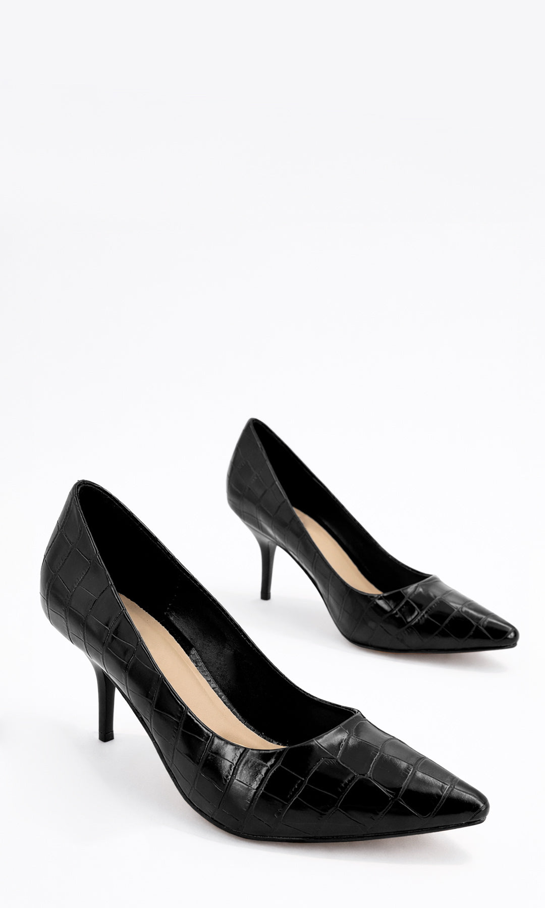 BELIANNE ZAPATILLA NEGRA DE VINIPIEL TEXTURIZADA PUNTA FINA TACÓN DELGADO 7.5 CM DISEÑO ELEGANTE PARA MUJER Y ESTILO FORMAL