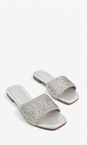 BELLINI SANDALIAS DE PISO PLATEADAS CONFECCIONADAS EN TELA METÁLICA CON BRILLOS EN CINTA GRUESO ARRIBA DE LOS DEDOS Y PUNTA CUADRADA ABIERTA PARA MUJER