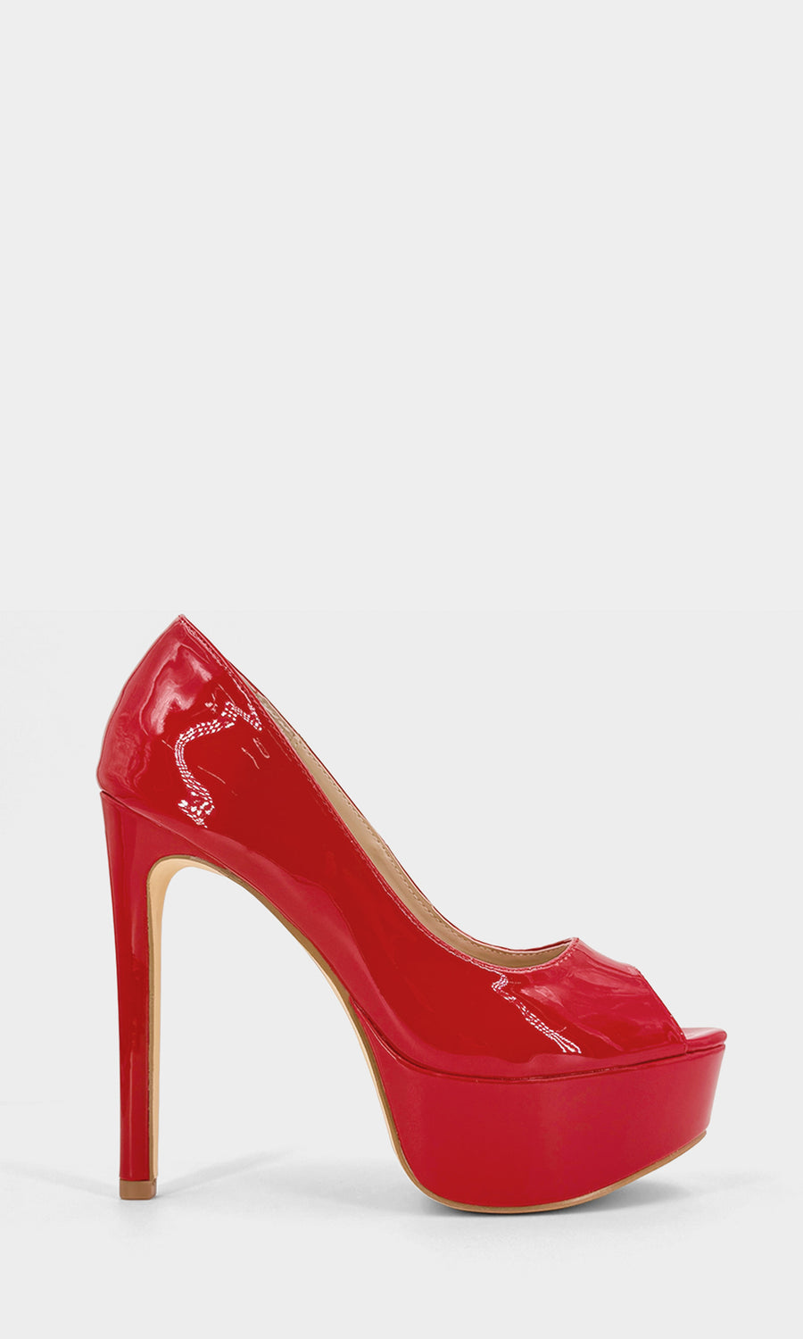 BETTY ZAPATILLAS ROJAS DE PLATAFORMA TACON ALTO PARA COMBINAR CON TRAJE SASTRE NEGRO Y LUCIR FASHION EN OFICINA 