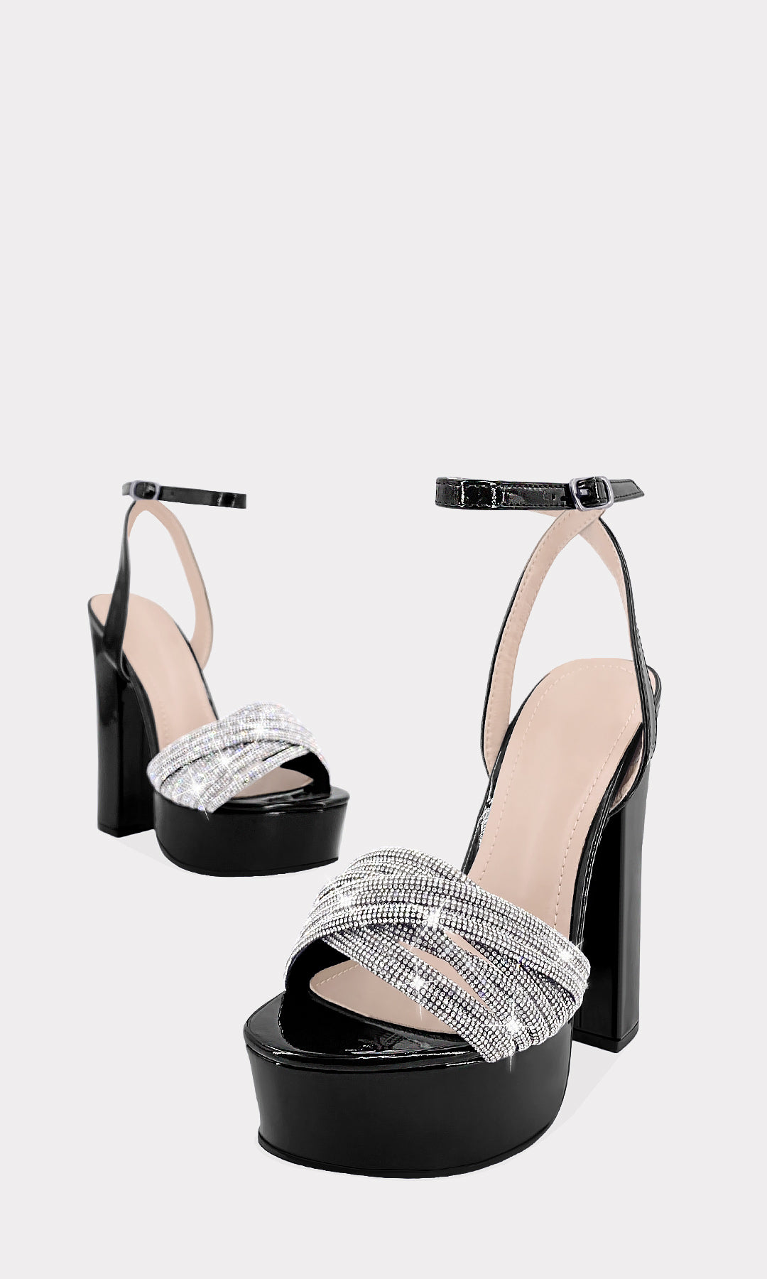 BEXIE PLATAFORMAS NEGRAS CON BRILLOS EN STRAPS CRUZADOS SOBRE LOS DEDOS CONFECCIONADAS EN CHAROL Y TACON ALTO DE 13.5 CM PARA FIESTA DE NOCHE