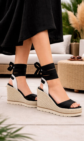 BRISSIA LOOK DE DÍA PARA USAR EN EVENTOS DE JARDÍN COMBINANDO VESTIDO LARGO COLOR NEGRO CON SANDALIAS YUTE TACÓN WEDGE Y LACE UP