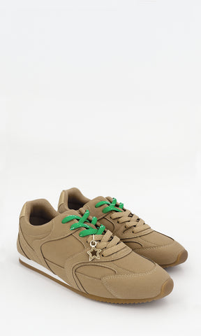 BROOKE FASHION SNEAKERS COLOR CAMEL CONFECCIONADOS EN NUBOCK CON AGUJETAS AJUSTABLES AL FRENTE Y SUELA DE GOMA PARA MUJER