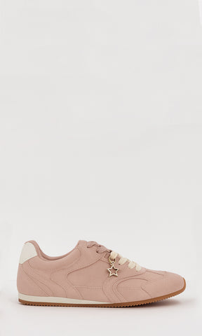 BROOKE FASHION SNEAKERS DE SUELA PLANA CON PUNTA REDONDA Y AGUJETAS CRUZADAS AL FRENTE PARA MUJER