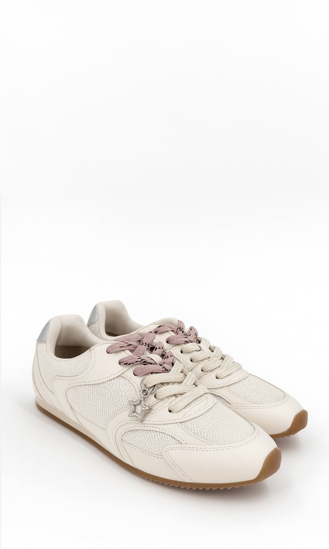 BROOKE SNEAKERS PLANOS COLOR BLANCO MARFIL CON AGUJETAS AJUSTABLES AL FRENTE CON SUELA DE GOMA DE 1.5 CM PARA MUJER