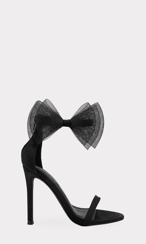 CAROLINE ZAPATILLAS ABIERTAS CON CINTA DELGADA ARRIBA DE LOS DEDOS CON TACON ALTO Y MOÑO EN PULSERA TOBILLERA
