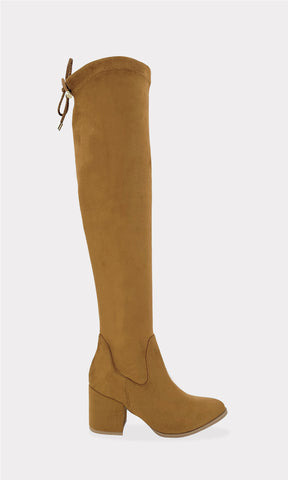 CINNAMON BOTAS DEBAJO DE LA RODILLA CON TERMINACION POINTY Y TACON GRUESO PARA USAR EN INVIERNO