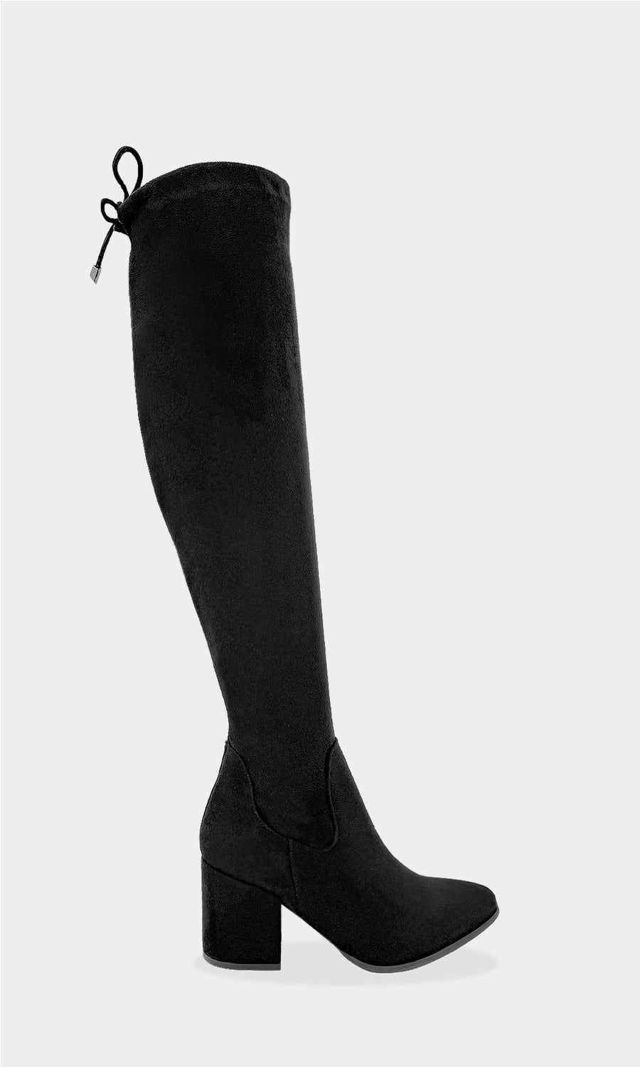 CINNAMON LOOK PARA LLEVAR A LA UNIVERSIDAD COMBINANDO BOTAS NEGRAS ARRIBA DE LA RODILLA CON VESTIDO BURGUNDY DE CUADROS