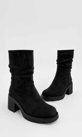 COCOA BOTAS NEGRAS DE GAMUZA CON TACÓN 7 CM PLATAFORMA 2 CM DISEÑO SLOUCHY EN CAÑA MEDIA IDEAL PARA LOOKS DE OTOÑO INVIERNO Y ESTILO CASUAL