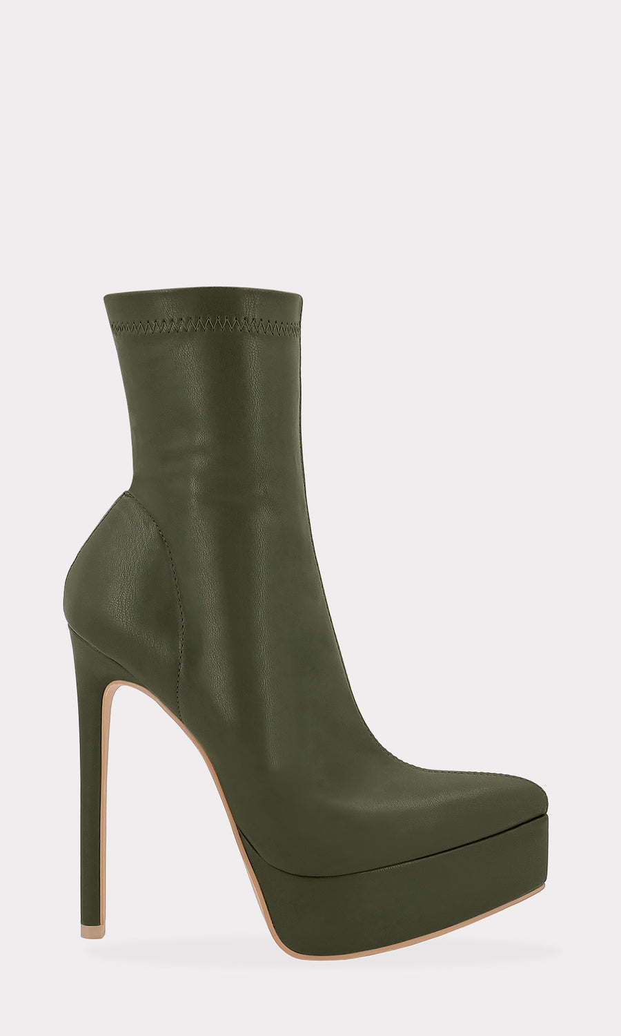 COUGAR CHICA USA BOTINES VERDE OLIVO CON FALDA METALICA DORADA Y BLUSA BLANCA EN TENDENCIA PARA LLEVAR A LA UNIVERSIDAD