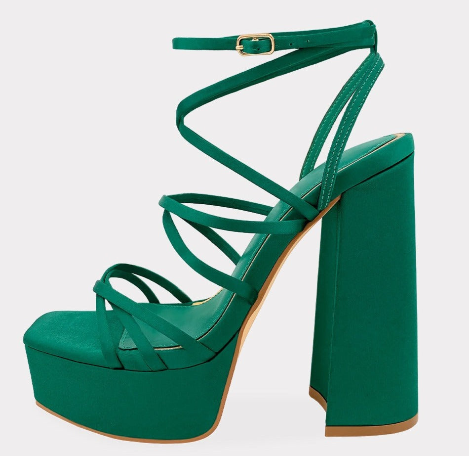 CROSS ZAPATILLAS DE SATIN VERDE ESMERALDA Y PLATAFORMA DE 3 CM PARA USAR CON VESTIDOS LARGOS