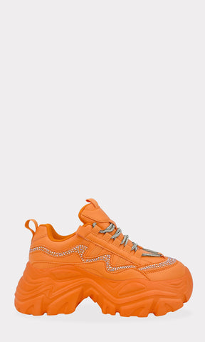 DAYANNE SNEAKERS DE PLATAFORMA CON PUNTA REDONDA DE AGUJETA CON BRILLOS ARRIBA DEL EMPEINE Y BRILLOS A LOS COSTADOS PARA CHICA