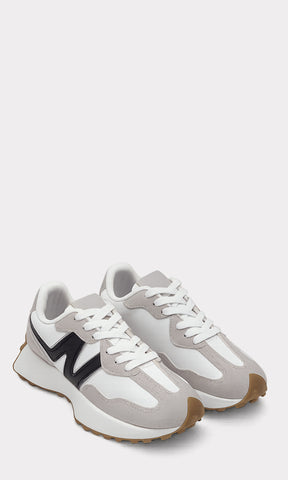 ELIANNE TENIS BLANCOS CON DETALLES COLOR GRIS ESTILO RETRO CON SUELA GRUESA DE 3.5 CM Y LOGO LATERAL PARA MUJER