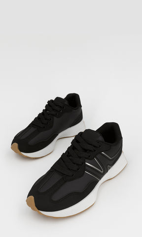 ELIANNE TENIS RETRO DE SUELA DENTADA CON PLATAFORMA Y AGUJETAS AJUSTABLES AL FRENTE PARA DAMA