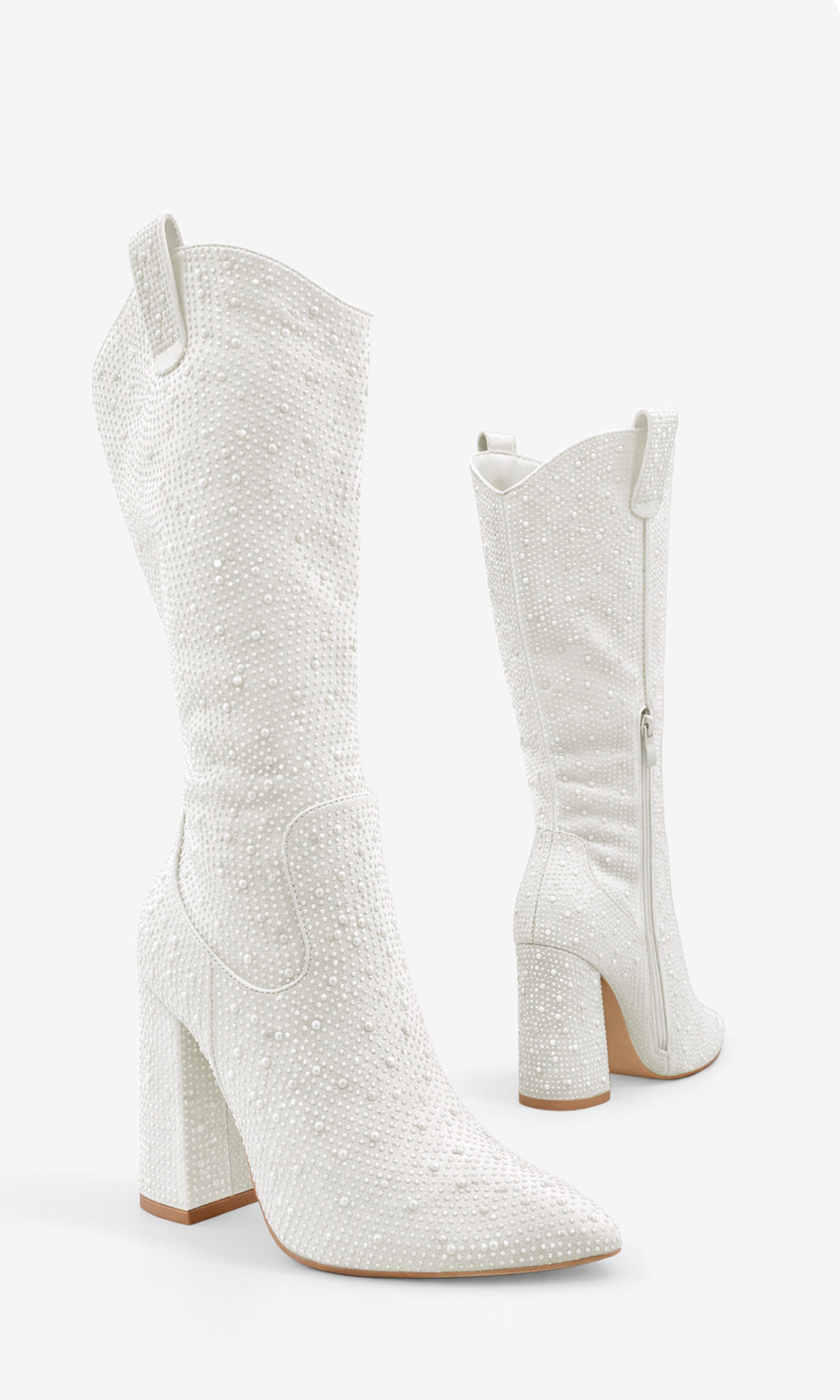 ELOISE BOTA ALTA BLANCO MARFIL CON DETALLE DE PERLAS AL FRENTE DE TERMINACION POINTY Y CIERRE METALICO AJUSTABLE AUN COSTADO PARA USAR CON VESTIDO