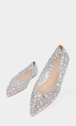 EMERALD ZAPATOS FLATS NUDE CONFECCIONADOS EN MICA TRANSPARENTE CON PEDRERIA XL AL FRENTE DE TERMINACION PUNTIAGUDA Y TACON PEQUEÑO DE 1 CM 