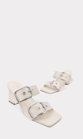 EMERY ZAPATILLAS DESTALONADAS BLANCO MARFIL CON PUNTA CUADRADA HECHAS EN VINIPIEL TEXTURIZADO CON TACON GRUESO DE 7 CM PARA MUJER 