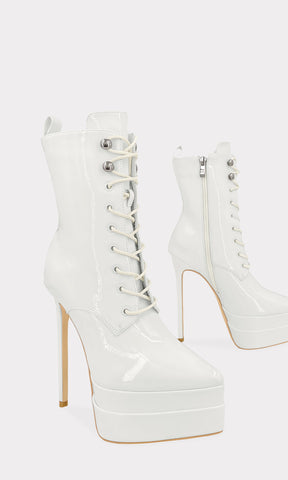 FETISH BOTINES DE AGUJA CON DOBLE PLATAFORMA PUNTIAGUDA Y AGUJETAS CRUZADAS AL FRENTE PARA USAR EN POLE DANCE
