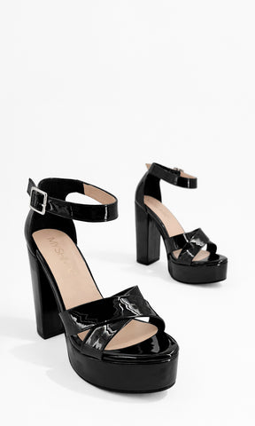 FIERCE ZAPATILLAS NEGRAS DE CHAROL DE PUNTA REDONDA PARA MUJER DE TACON ALTO CON PLATAFORMA DE 3.5 CM Y HEBILLA METALICA EN ANKLE STRAP  