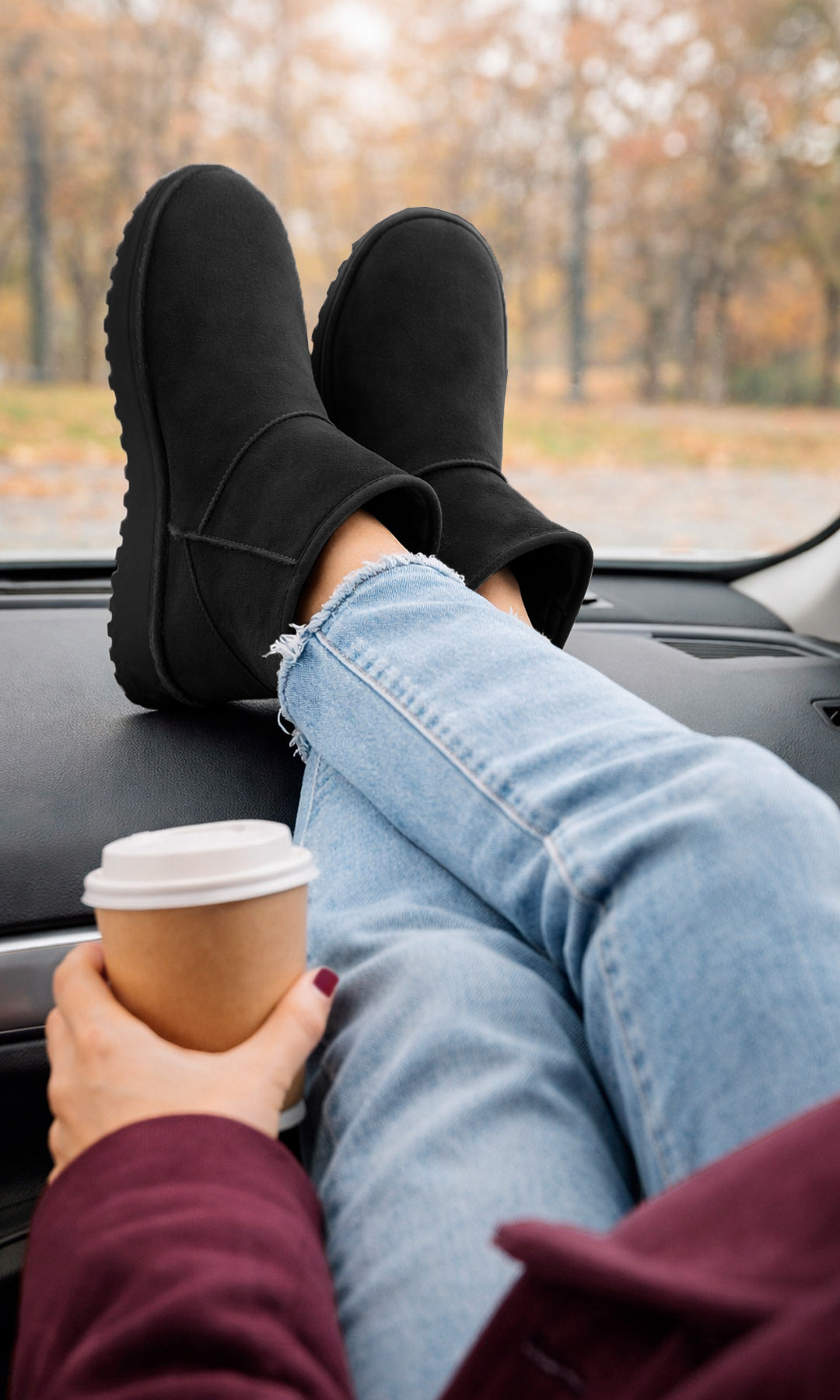 FREEZE BOTAS TIPO UGG NEGRAS PARA MUJER EN ACABADO GAMUZA USADAS CON JEANS PARA LOOK CASUAL DE VIAJE