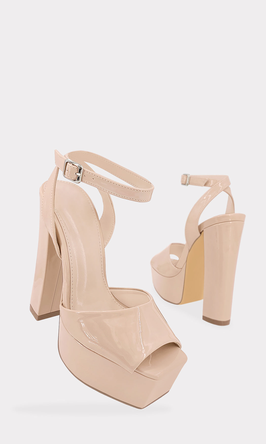 GISELLA TACONES NUDE DE CHAROL CON PLATAFORMA CUADRADA DE 4 CM CON HEBILLA CUADRADA EN PULSERA TOBILLERA 