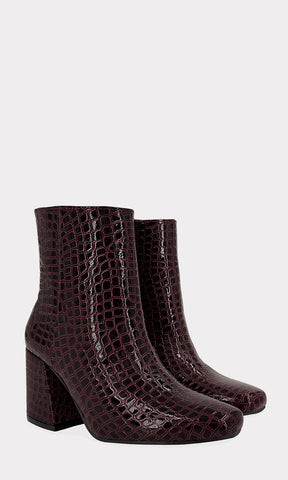 GRACIELA BOTIN ROJO VINO CON TEXTURA ANIMAL PRINT COROC HECHAS EN CHAROL DE TACON CUADRADO PARA USAR CON PANTALONES DE MEZCLILLA EN INVIERNO