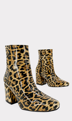 GRACIELA BOTINES CON ESTAMPADO DE LEOPARDO Y TACON CUADRADO DE 8 CM CONFECCIONADOS EN CHAROL CON TERMINACION PUNTIAGUDA PARA DAMA