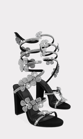 HARPER TACONES NEGROS DE FIESTA CON ACABADO DE NUBOCK Y BRILLOS PLATEADOS EN CINTA DELGADA ARRIBA DE LOS DEDOS CON LACE UP EN FORMA DE ESPIRAL
