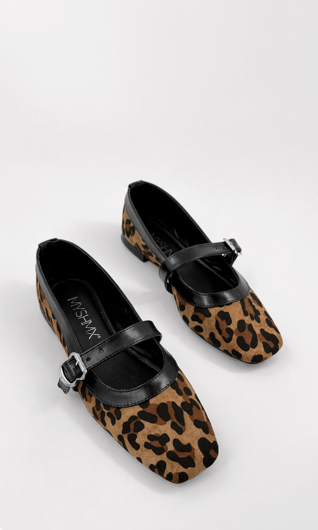 HAZEL FLATS CERRADOS ESTILO COLEGIAL EN TENDENCIA CON STRAP EN EMPEINE PARA DAMA