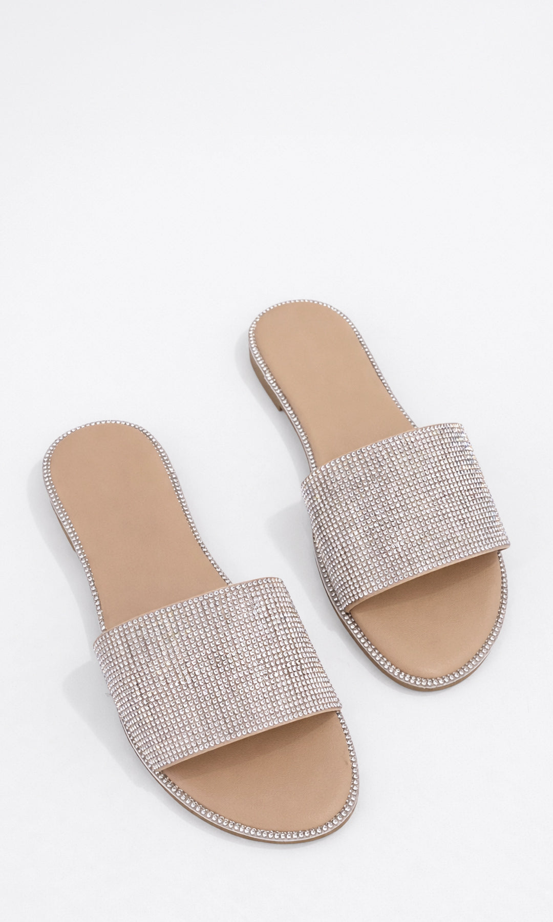 INGRID CHANCLAS CON PUNTA ALMENDRADA DE STRAPS ANCHO SOBRE LOS DEDOS PARA USAR CON VESTIDOS DEMI 