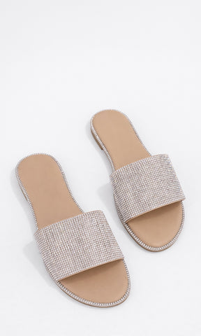 INGRID CHANCLAS CON PUNTA ALMENDRADA DE STRAPS ANCHO SOBRE LOS DEDOS PARA USAR CON VESTIDOS DEMI 