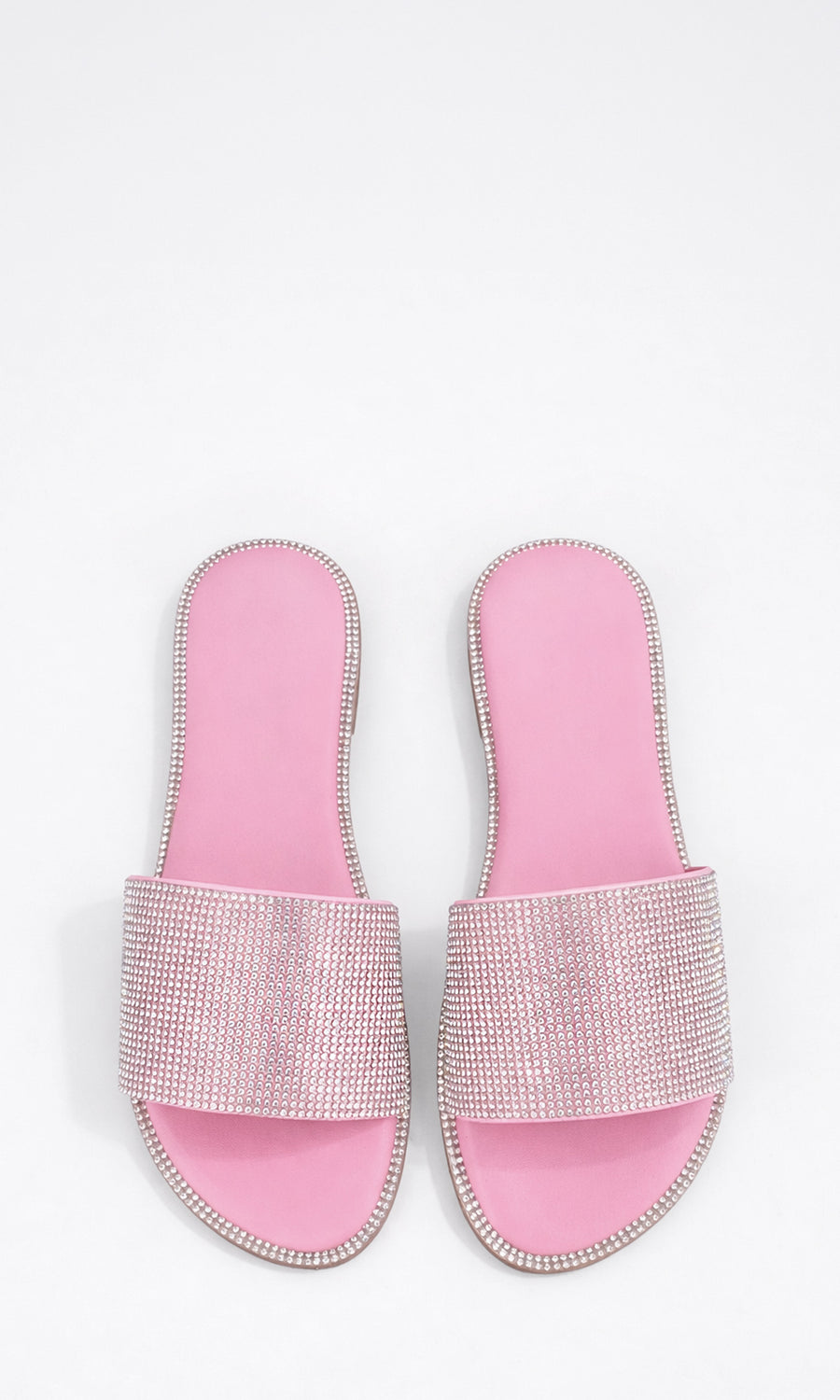 INGRID OUTFIT COQUETTE USANDO SANDALIAS ROSAS DE BRILLOS CON VESTIDO FLORAL CORTO PARA USAR EN CITAS ROMANTICAS 