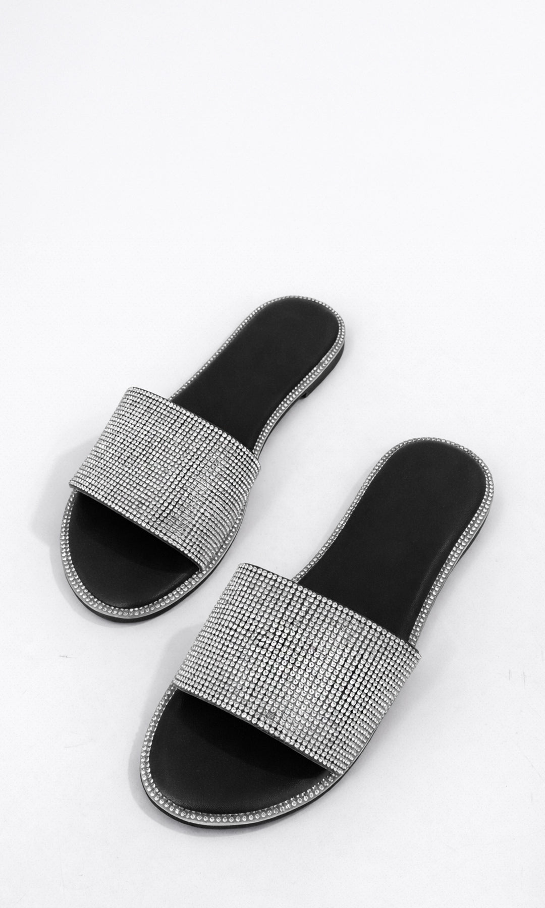 INGRID SANDALIAS ABIERTAS CON STGRAP ANCHO SOBRE LOS DEDOS Y DISEÑO DE METER PARA USAR EN LA PLAYA CON AMIGAS