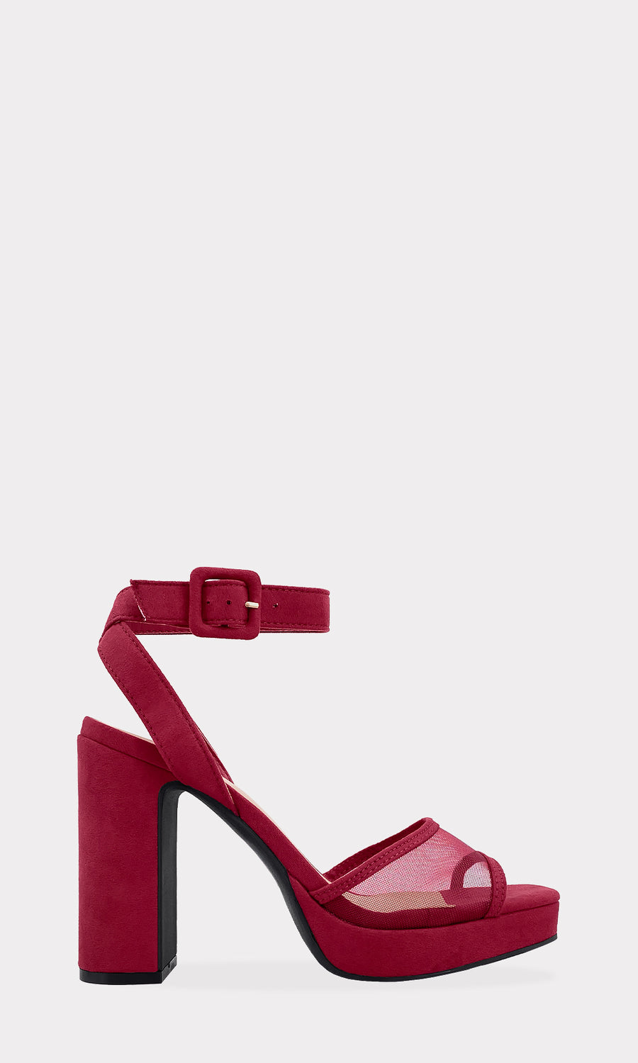 JANNIS LOOK PARA SALIR POR UNOS DRINKS COMBINANDO TACONES ROJOS DE PLATAFORMA CON VESTIDO NEGRO CORTO Y ANILLOS DE BRILLOS
