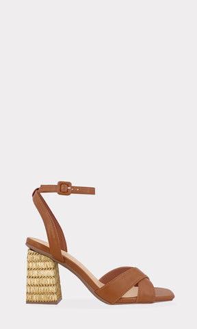JOANNE ZAPATILLAS ABIERTAS CON DOBLE STRAP ANCHO ARRIBA DE LOS DEDOS DE PUNTA SEMI CUADRADA Y PULSERA TOBILLERA AJUSTABLE PARA DAMA