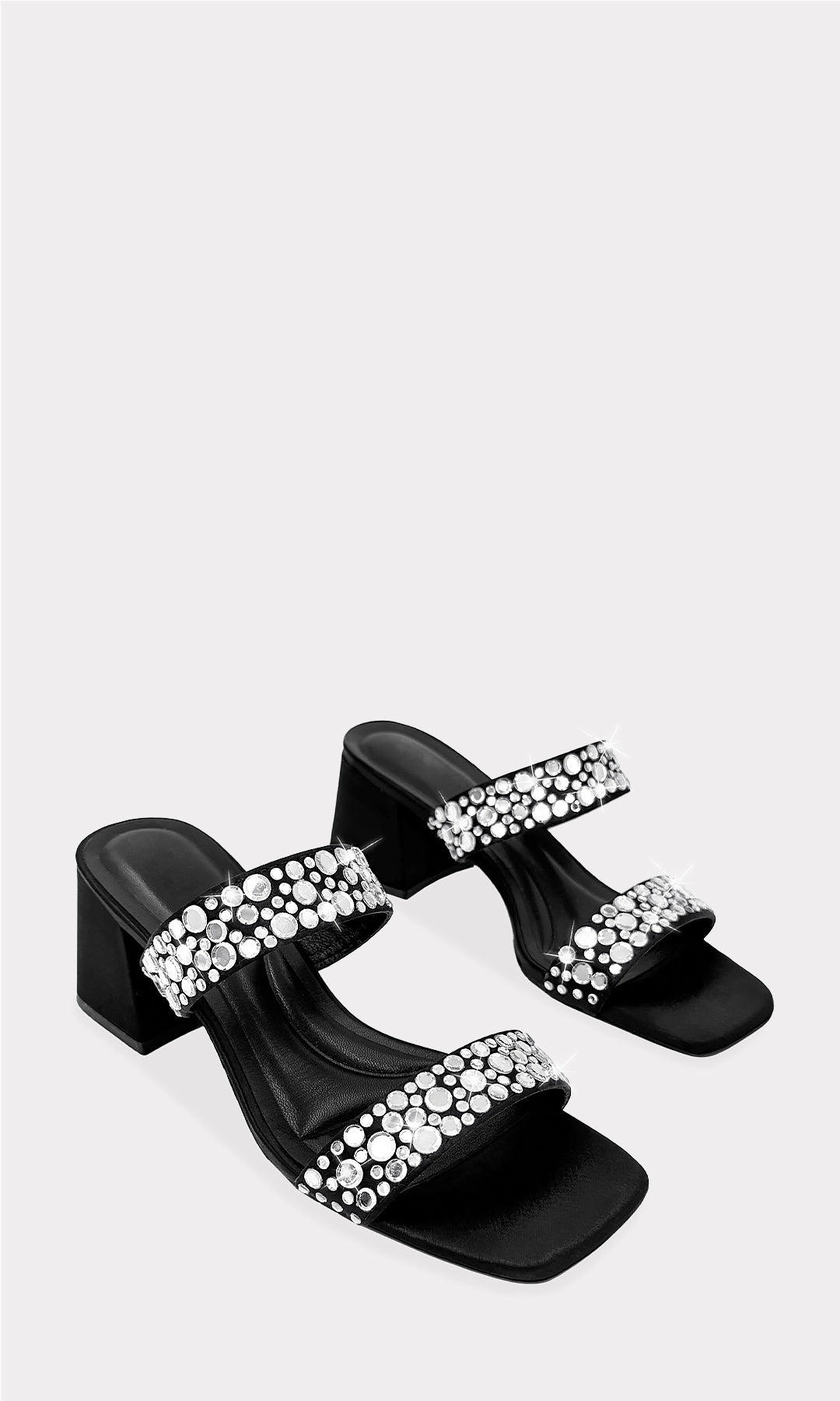 KASSIA ZAPATILLAS NEGRAS MULES DE SATIN CON BRILLOS REDONDOS EN DOS CORREAS AL FRENTE PARA MUJER DE TACON CUADRADO DE 6 CM 