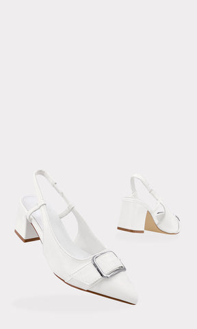 KATHLEEN ZAPATILLAS BLANCAS DESTALONADAS CON DETALLE DE HEBILLA GRANDE AL FRENTE HECHAS EN VINIPIEL Y HEBILLA EN PULSERA TALONERA AJUSTABLE PARA MUJER