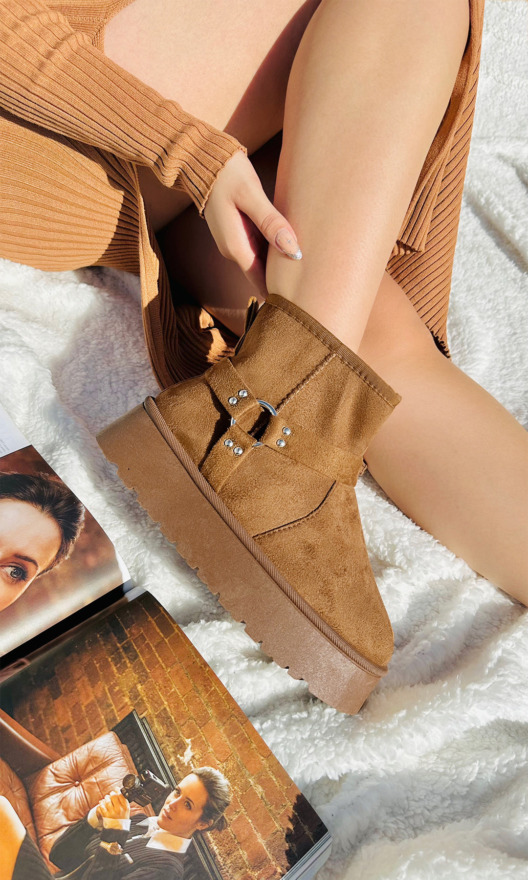 KEISHA LOOK DE OTOÑO-INVIERNO USANDO BOTINES TIPO UGG COLOR CAMEL CON VESTIDO CAFÉ DE ABERTURA EN PIERNA Y MANGAS LARGAS