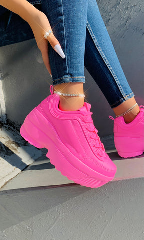 KENT TENIS TIPO FILA COLOR ROSA NEON PARA USAR CON JEANS PEGADOS 