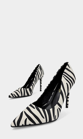 KENYA STILETTOS ANIMAL PRINT DE TACON ALTO 10.5 CM CONFECCIONADOS EN CUERO SINTETICO ESTAMPADO DE CEBRA Y PUNTA CERRADA PUNTIAGUDA PARA MUJER