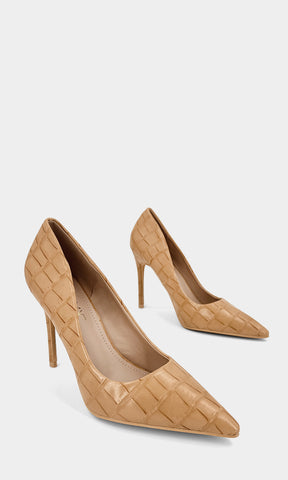KENYA TACONES COLOR NUDE EFECTO COCODRILO CONFECCIONADAS EN VINIPIEL CON SUELA DELGADA Y TACON ALTO DE AGUJA 10.5 CM CON SUELA DELGADA PARA DAMA 