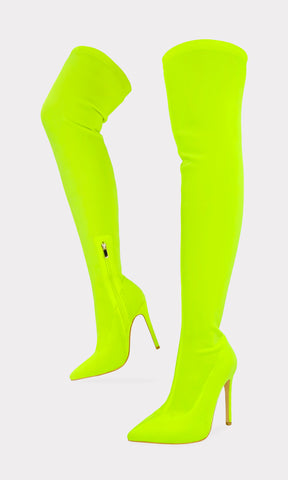 KINKY BOTAS ALTAS QUE CUBREN LA RODILLA DE TERMINACION PUNTIAGUDA PARA ESTILIZAR LAS PIERNAS Y TACON ALTO DE AGUJA 