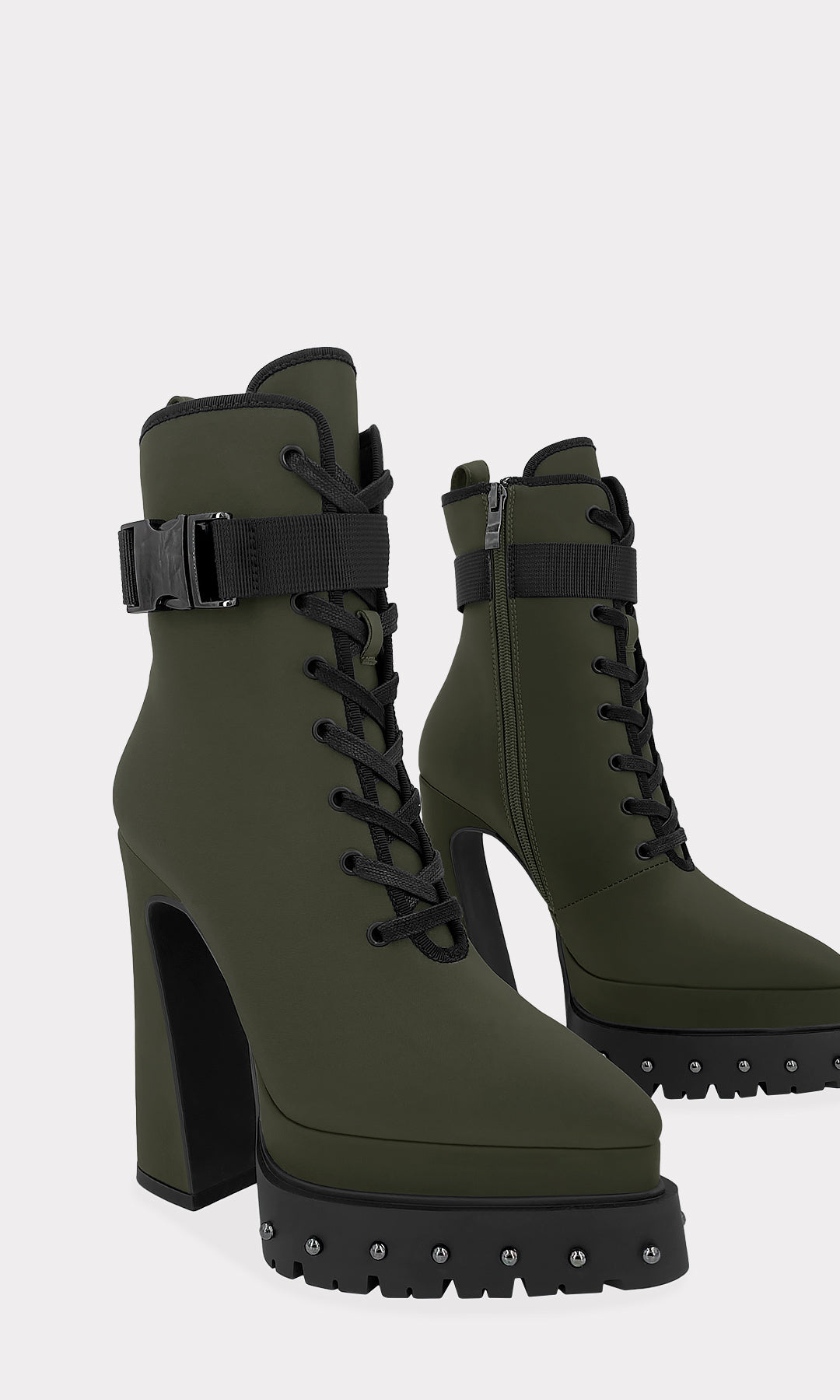 KOBEIN BOTAS DE AGUJETAS CRUZADAS AL FRENTE COLOR VERDE OLIVO CONFECCIONADAS EN LYCRA CON ESTOPEROLES EN PLATAFORMA DE 5 CM PARA MUJER