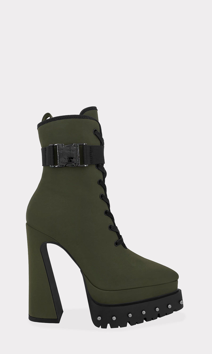 KOBEIN COMO COMBINAR BOTAS COLOR VERDE OLIVO DE TACON GRUESO CON FALDA METALICA CORTA Y BLUSA NEGRA DE MANGA LARGA