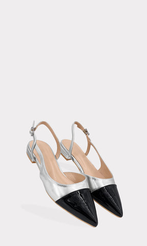 LAGERFELD ZAPATOS FLATS BICOLOR CONFECCIONADOS EN VINIPIEL METALICA DE TERMINACION POINTY Y HEBILLA PLATEADA EN CINTA DELGADA PARA MUJER