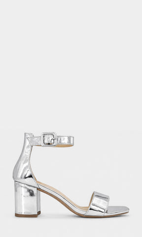 LANNA ZAPATILLAS PUNTA CUADRADA CON TACON BAJO Y HEBILLA EN PULSERA TOBILLERA CON STRAP AL FRENTE 